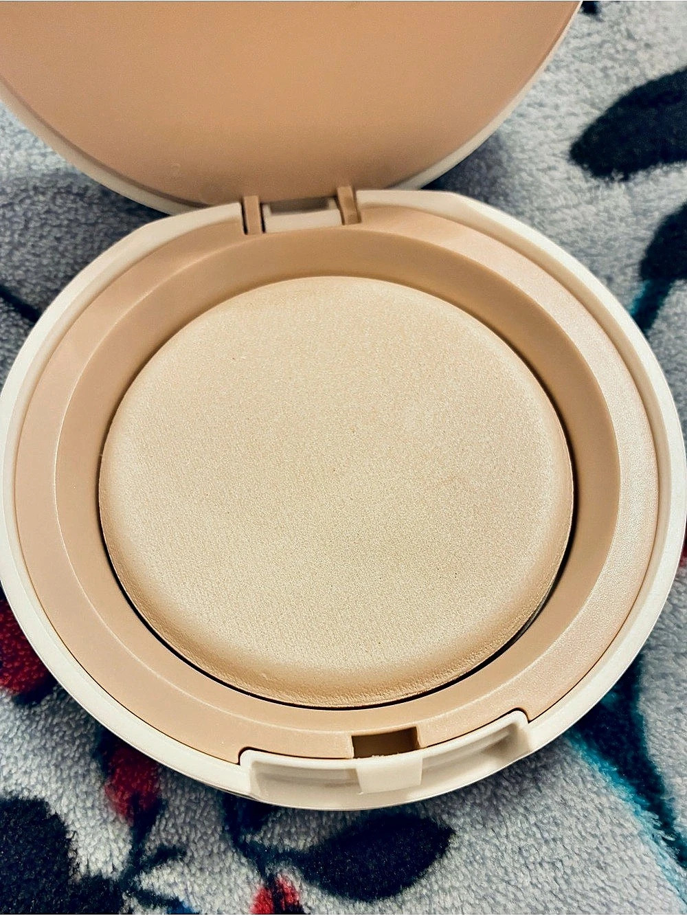 ILIA Soft Focus Finishing Powder LIGHT TRANSLUCENT Setting Powder